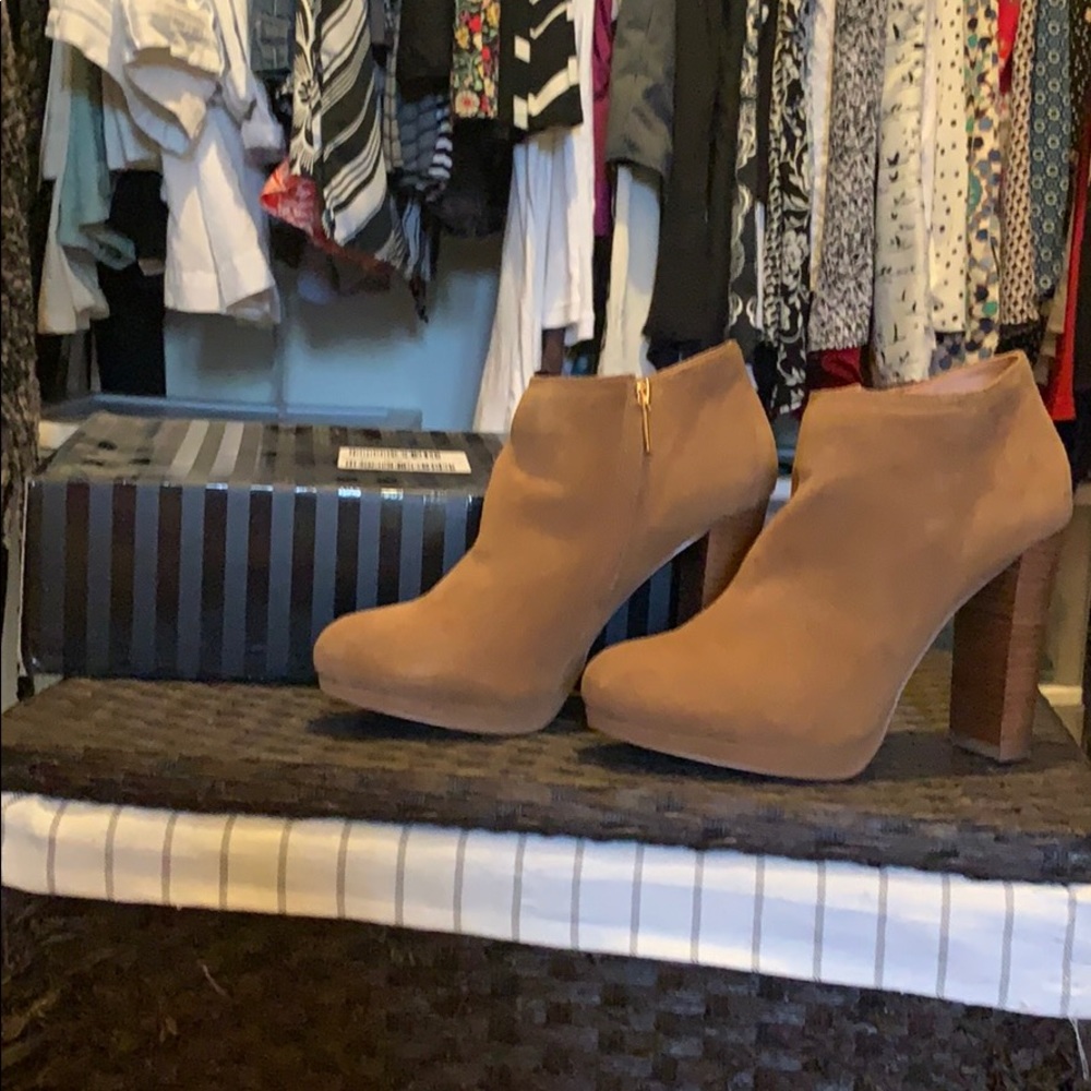 Victoria Secret chunky heal ankle boot